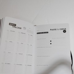 Progress Undated 365 Day Goal Setting, Progress Planner Notebook Black 196 Pages