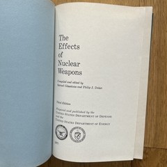 The Effects of Nuclear Weapons by Samuel Glasstone 3rd Ed 1977 with ‚computer‘