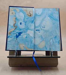 Lord Of The Flies: (Penguin Classics Deluxe Edition) [Premium Leather Bound]