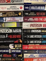 Lot of 10 James Patterson Paperbacks Random Mix of Books