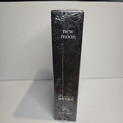 New Moon by Stephenie Meyer Collector’s Edition Deluxe Slipcase Cloth Cover