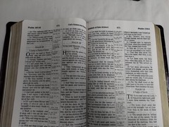 Holy Bible KJV Old & New Giant Print 1994 – Nelson Publishers Faux Leather-Bound