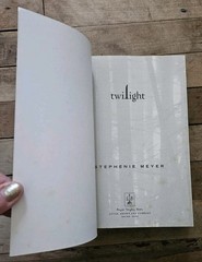 2008 TWILIGHT by Stephenie Meyer Trade Paperback Poster Included LIKE NEW UNREAD