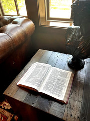 1611 KJV Facsimile w/ Apocrypha: 1st Edition, Authentic Reproduction (11x7x1.5)