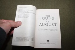 Guns of August by Barbara W. Tuchman 2004 PB