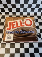 2007 JELL-O FAVORITE DESSERTS RECIPES Cookbook Spiral Spine 47 Pages