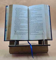 Lord Of The Flies: (Penguin Classics Deluxe Edition) [Premium Leather Bound]