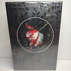 New Moon by Stephenie Meyer Collector’s Edition Deluxe Slipcase Cloth Cover