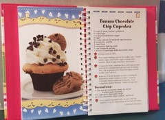 NEW „EASY CUPCAKE RECIPES“ Hardback Spiral 2010 Cookbook Resources LLC 174 Pages
