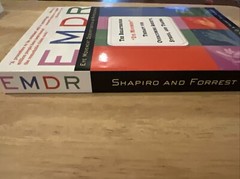EMDR: The Breakthrough „Eye Movement“ Therapy for Overcoming Anxiety, Stress
