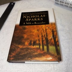 A Walk to Remember by Nicholas Sparks 1999 Hardcover Book Larger Print New